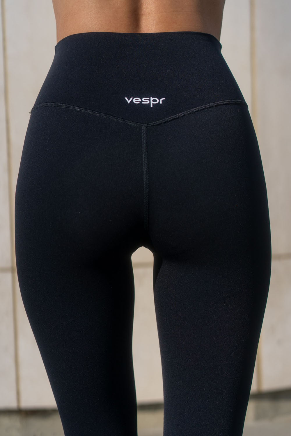 High Waisted Yoga Legging with No Front Seam with Pocket at Back Waistband