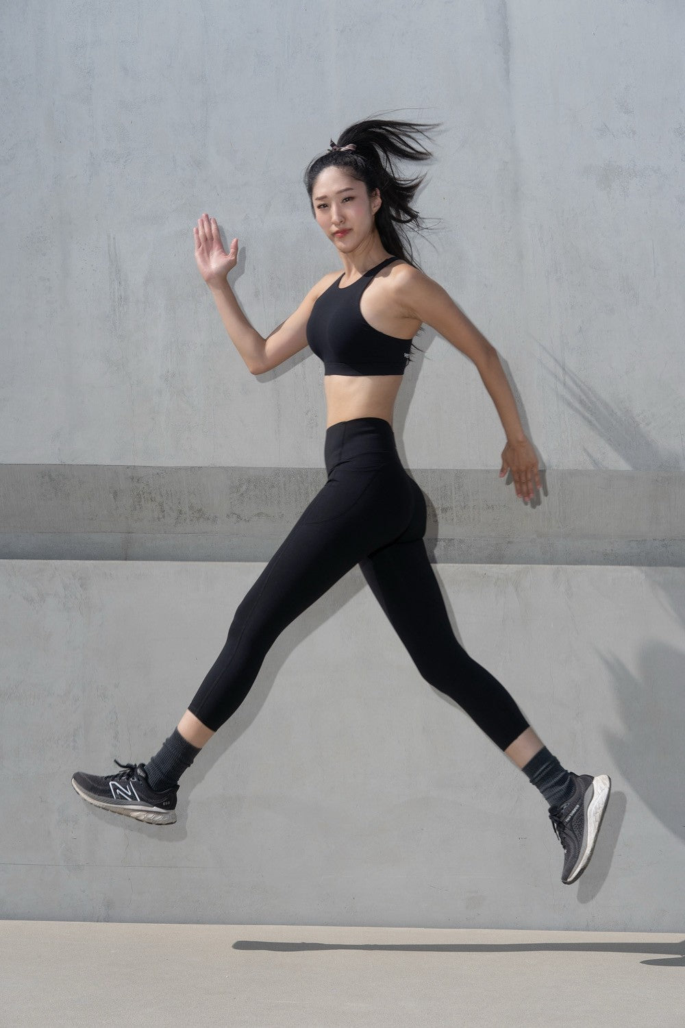 High Waisted Sweetheart Backline Capri Yoga Legging with Side Pockets