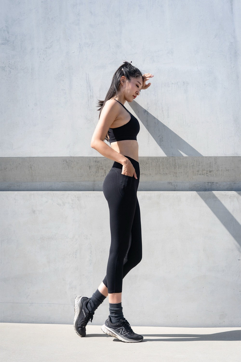 High Waisted Sweetheart Backline Capri Yoga Legging with Side Pockets