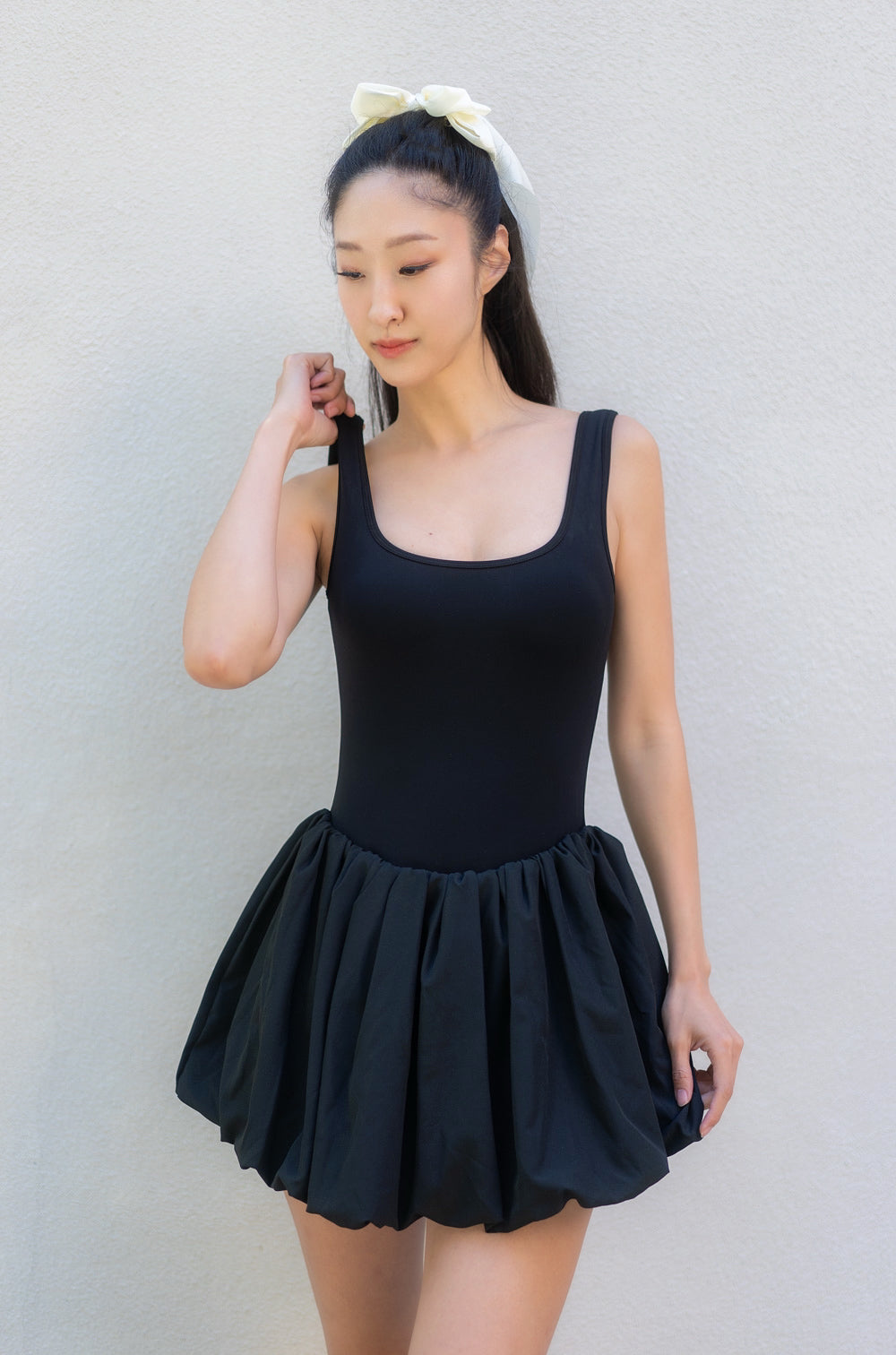 vespr_active_bubble_dress_black_front_02